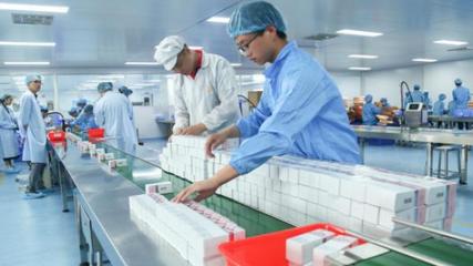 蘭希黎攜手蘭粉探秘工廠 匠心執著，成就護膚之美